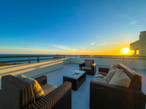 Luxury Penthouse wStunning Sea Views, walk to Galé Beach Albufeira